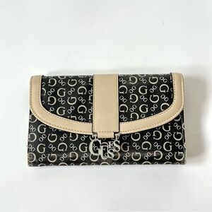 Guess Black and Cream Logo Clutch